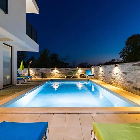 Cindric Ii Apartment *